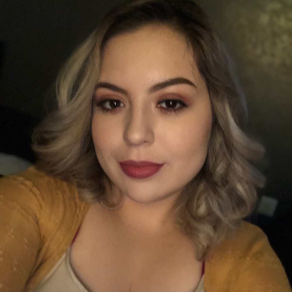 Meet your Posher, Alejandra